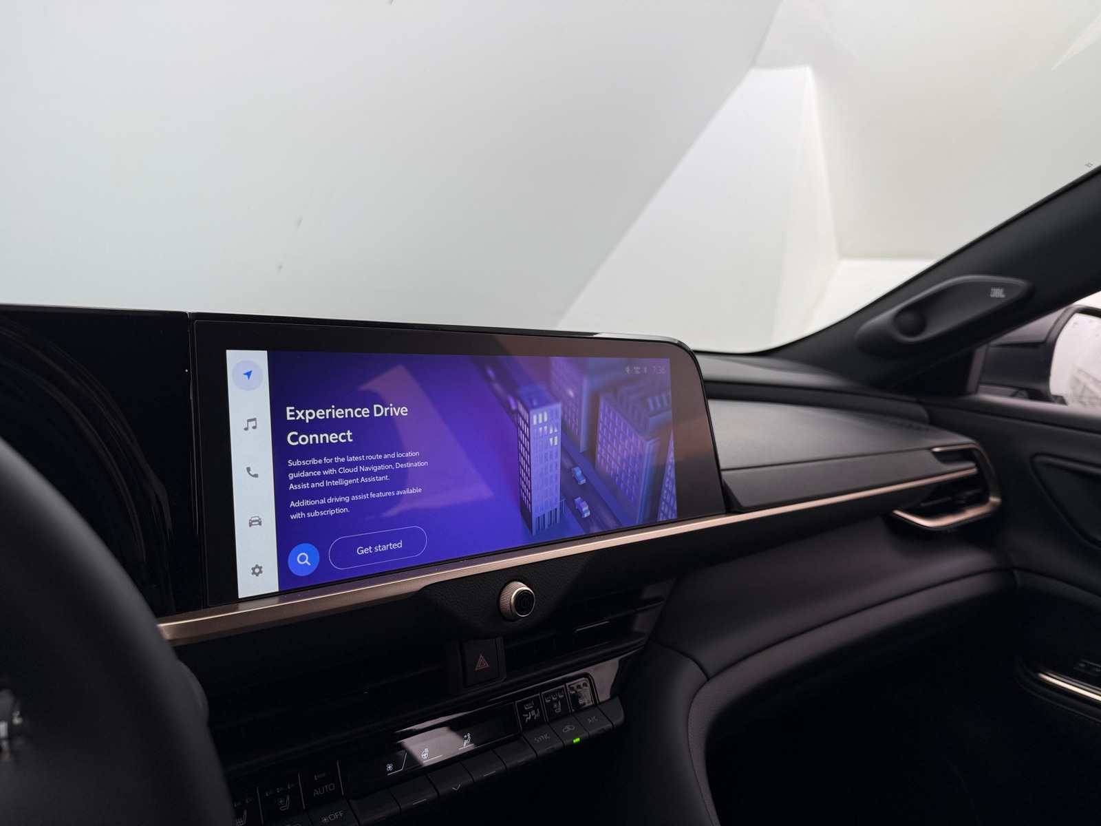 Thumbnail: 2025 Toyota Crown Signia - 3