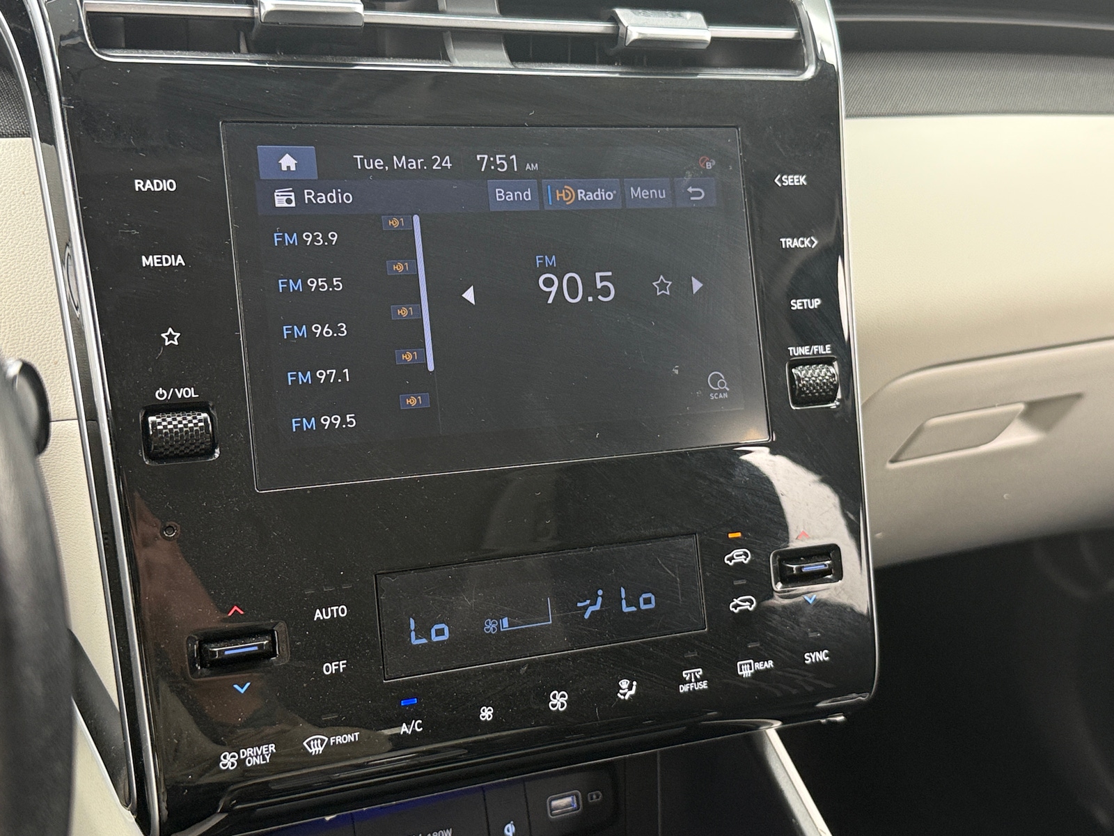 Thumbnail: 2022 Hyundai Tucson - 4