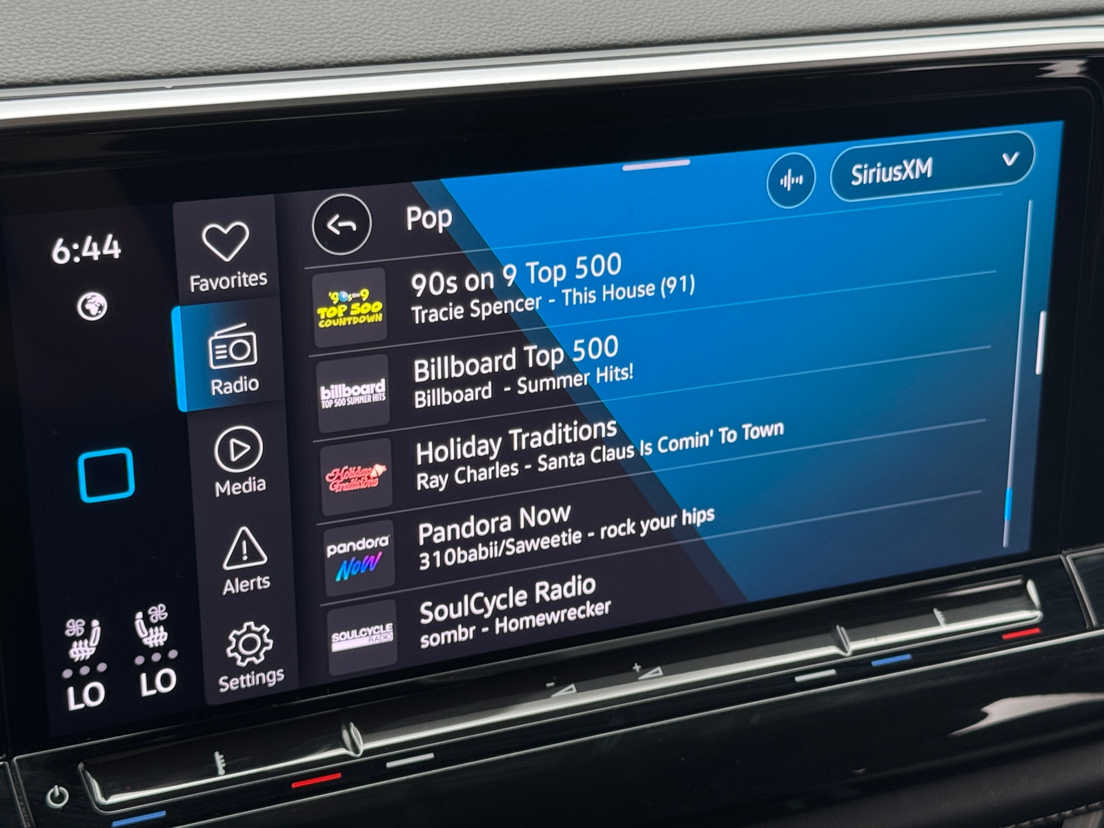 Thumbnail: 2025 Volkswagen Atlas - 3