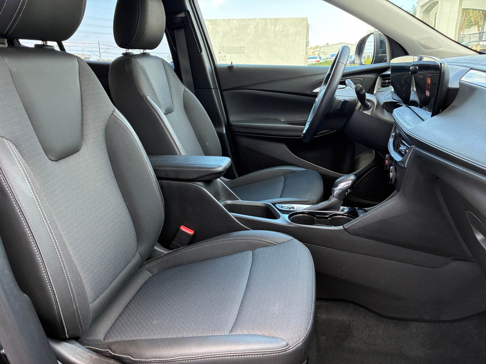 Thumbnail: 2025 Buick Encore GX - 2