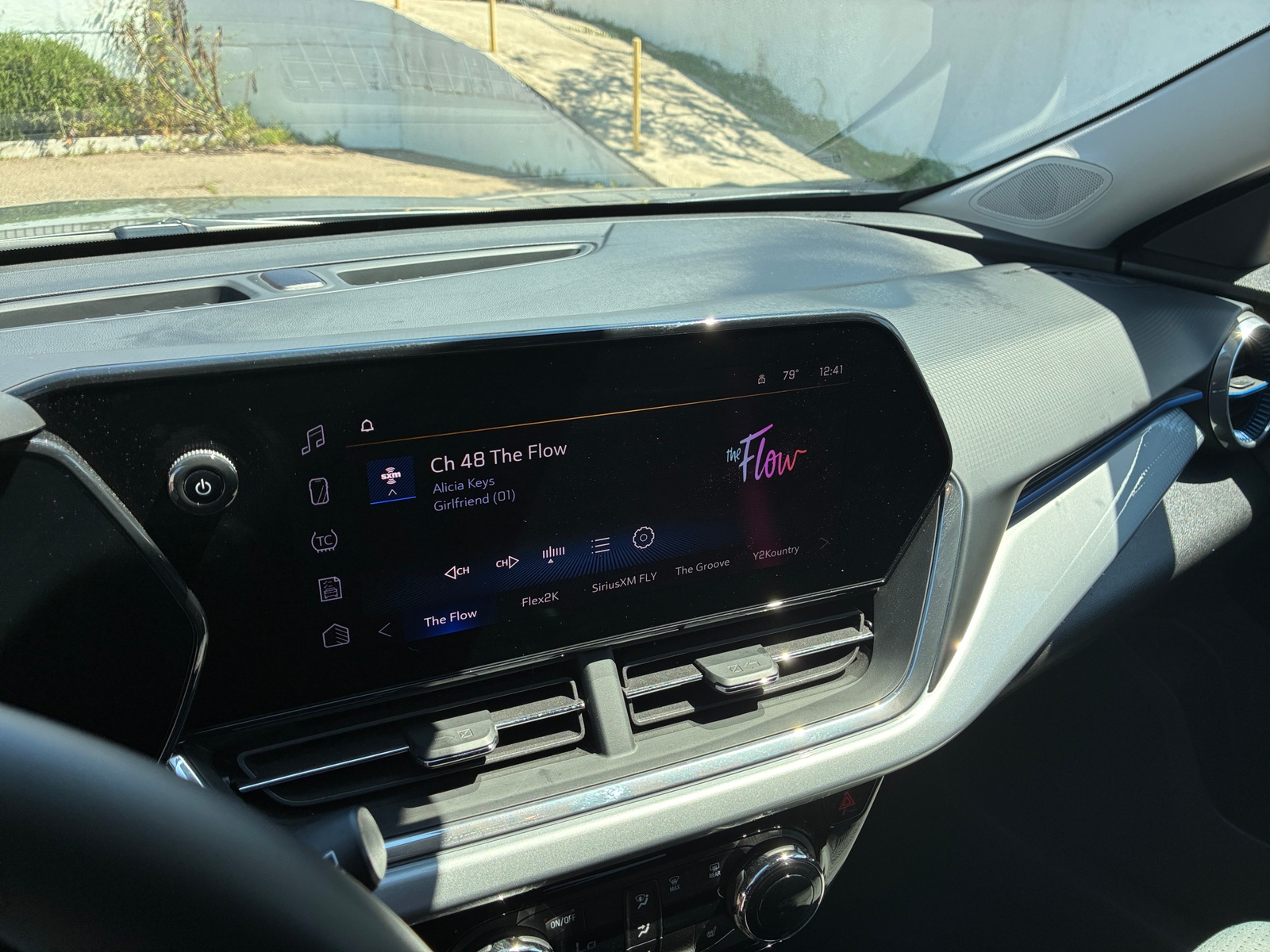 Thumbnail: 2025 Chevrolet Trax - 4