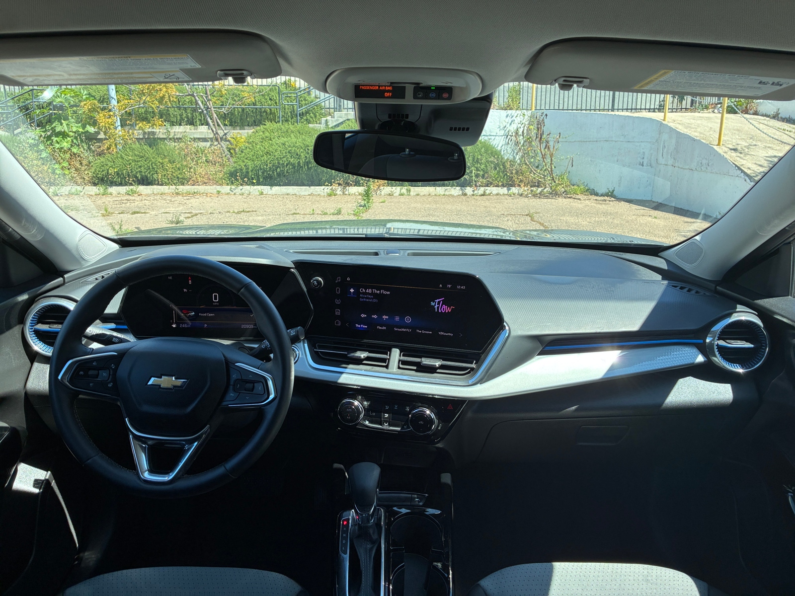 Thumbnail: 2025 Chevrolet Trax - 3