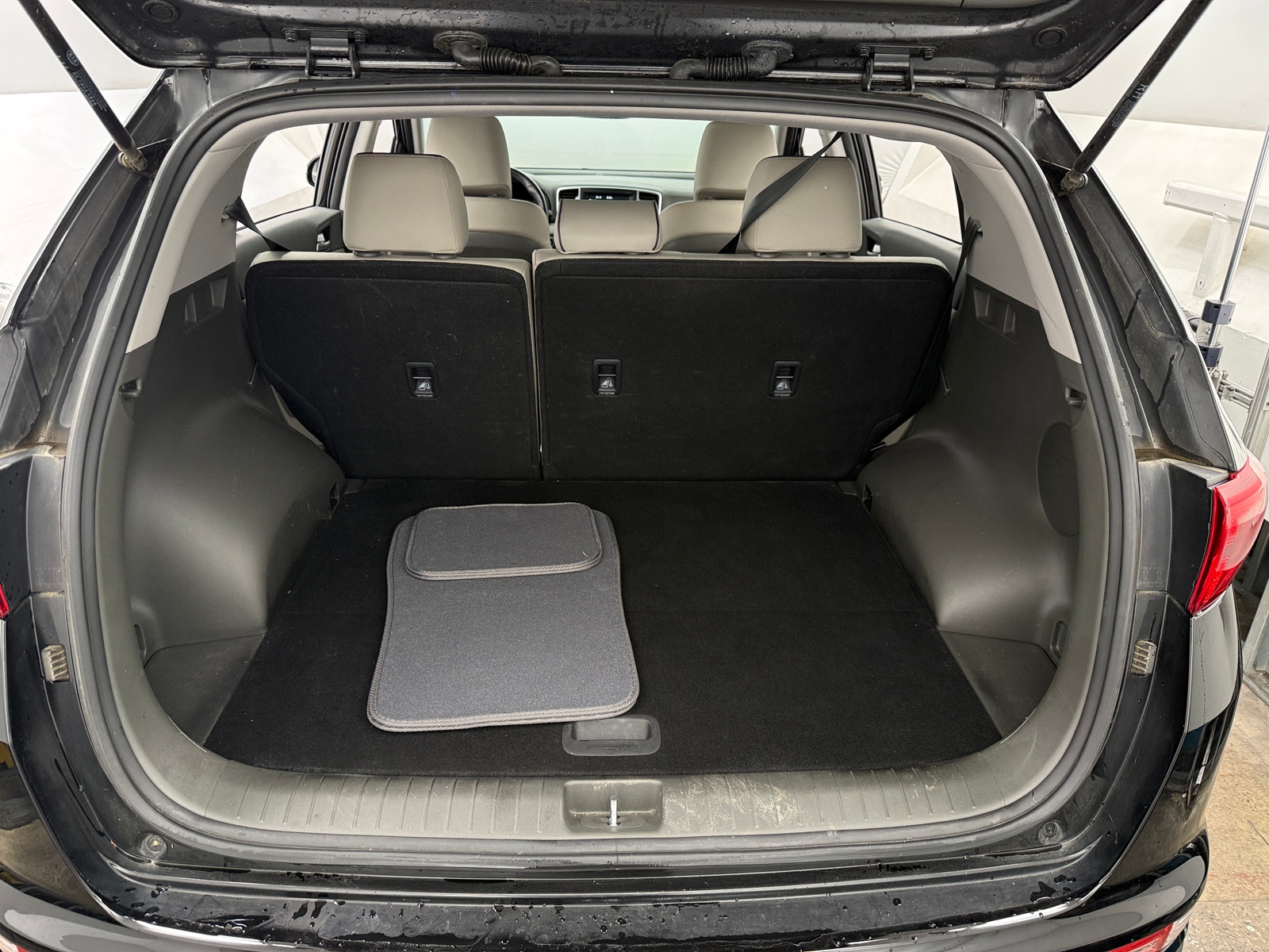 Thumbnail: 2017 Kia Sportage - 6