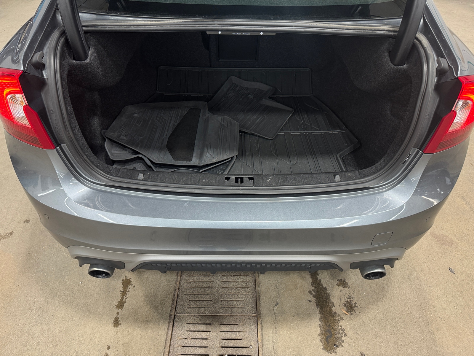 Thumbnail: 2017 Volvo S60 - 6