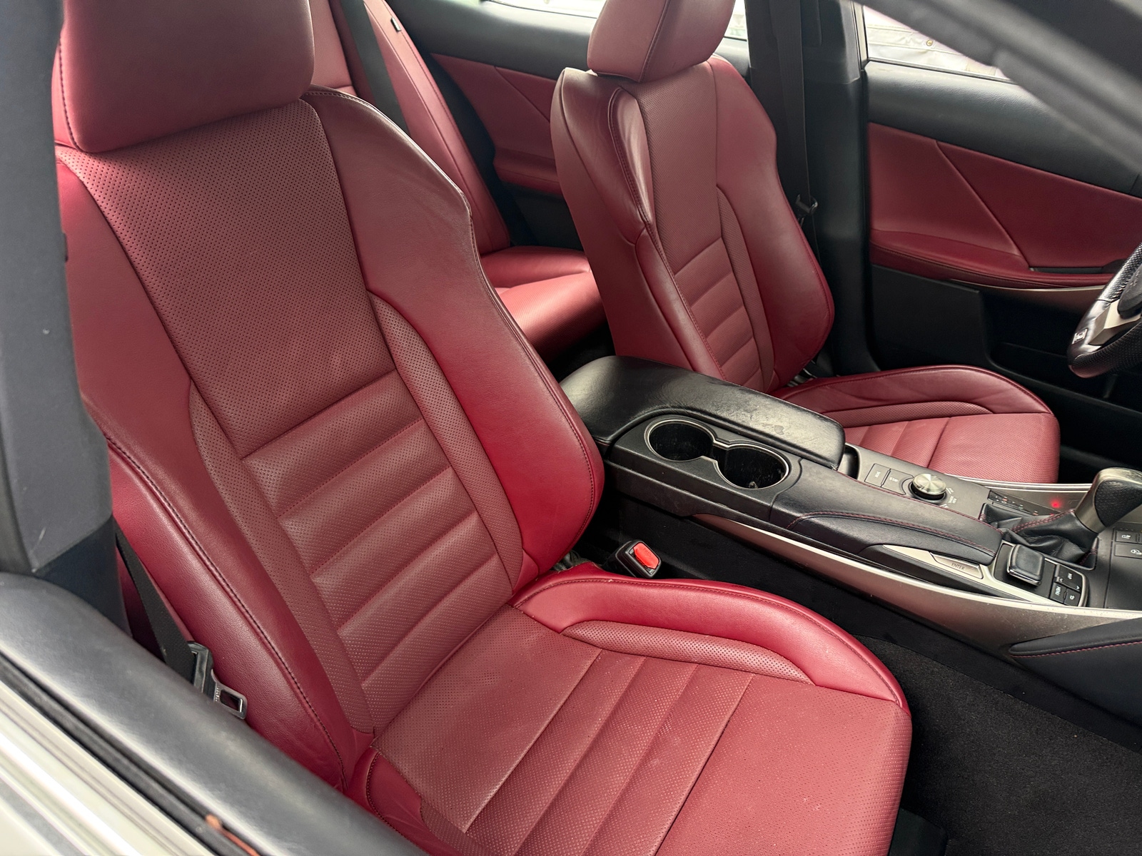 Thumbnail: 2020 Lexus IS - 2