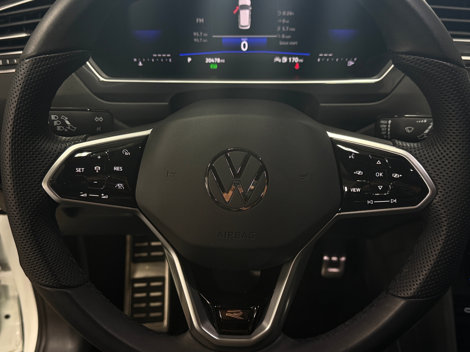 Thumbnail: 2024 Volkswagen Tiguan - 4