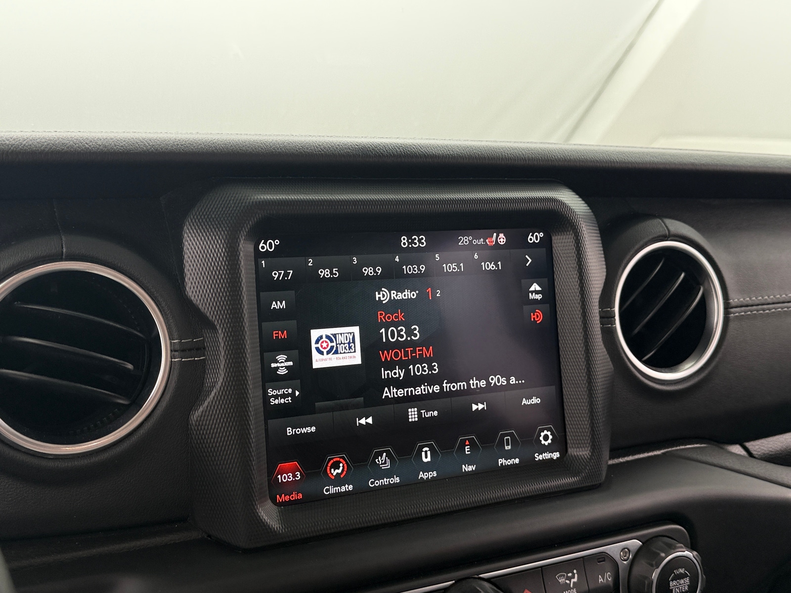 Thumbnail: 2021 Jeep Gladiator - 4