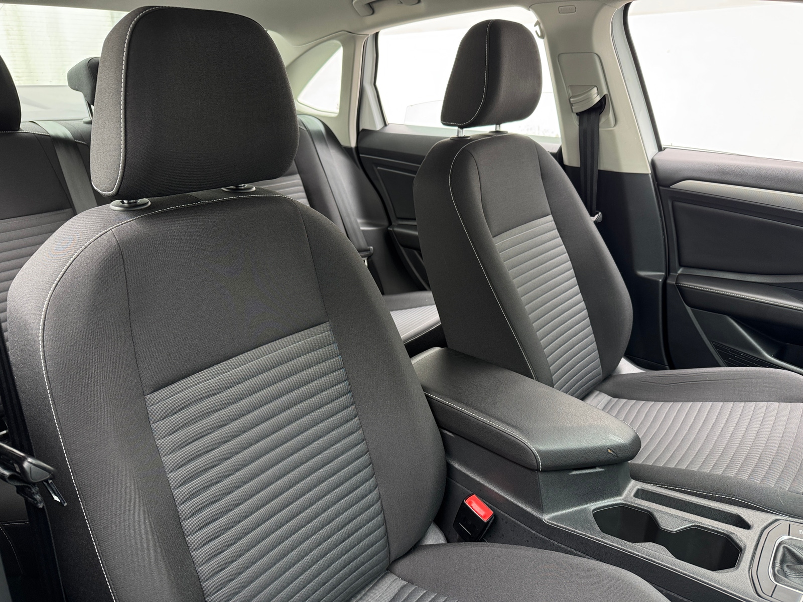 Thumbnail: 2022 Volkswagen Jetta - 2