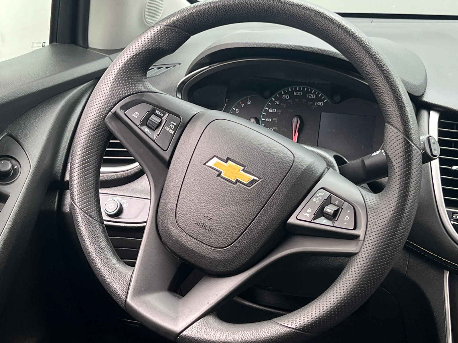 Thumbnail: 2021 Chevrolet Trax - 5