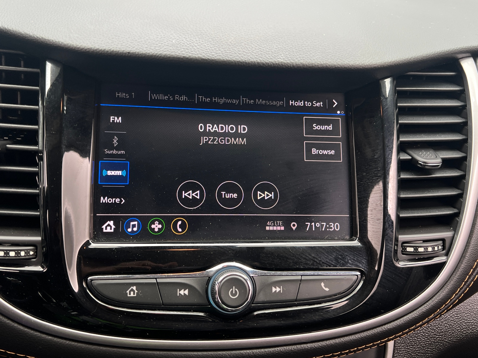 Thumbnail: 2021 Chevrolet Trax - 4