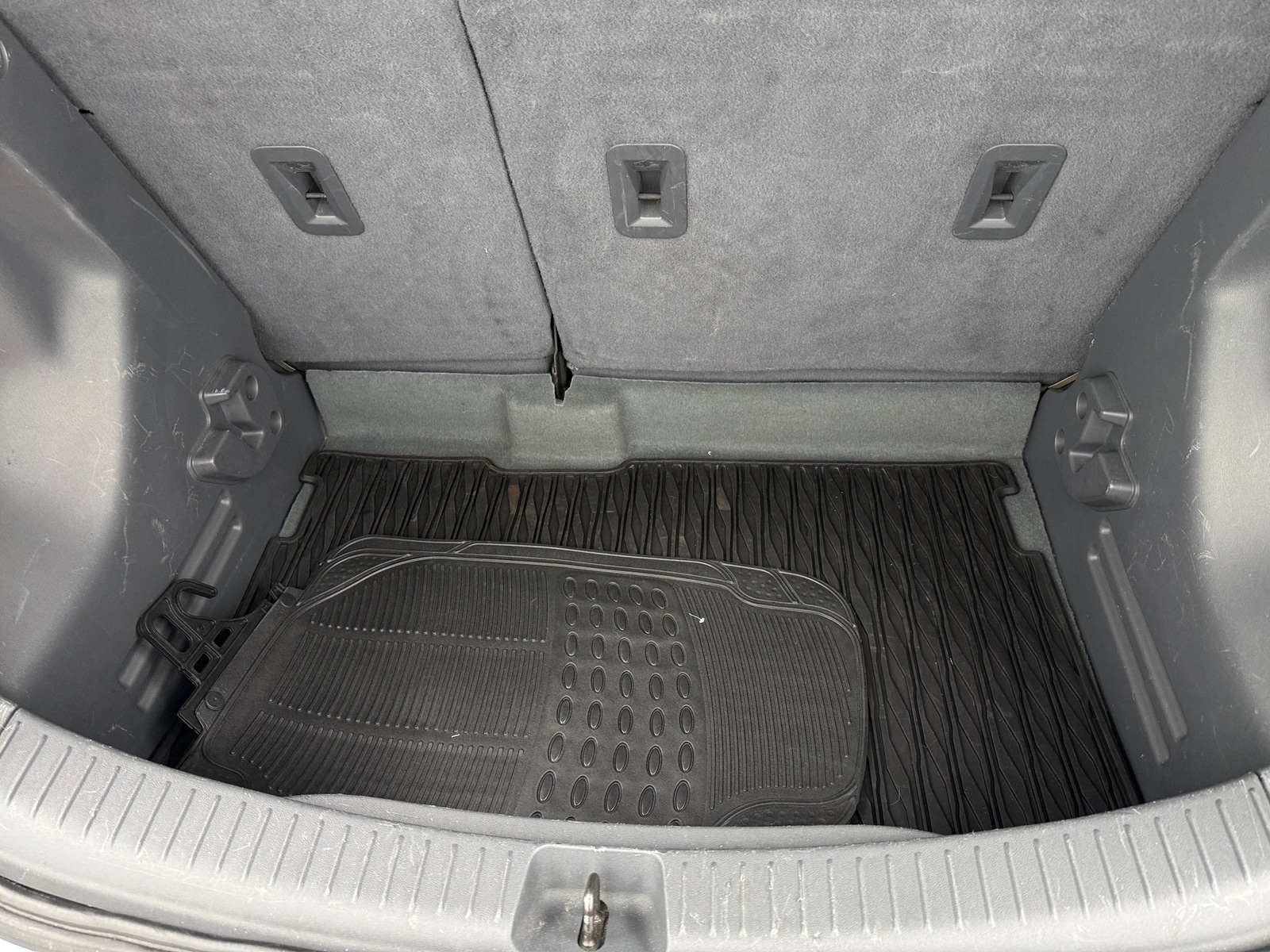 Thumbnail: 2017 Chevrolet Bolt EV - 6