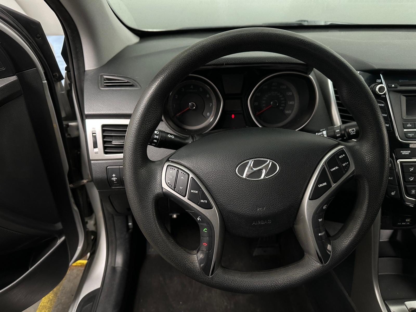 Thumbnail: 2016 Hyundai Elantra - 5