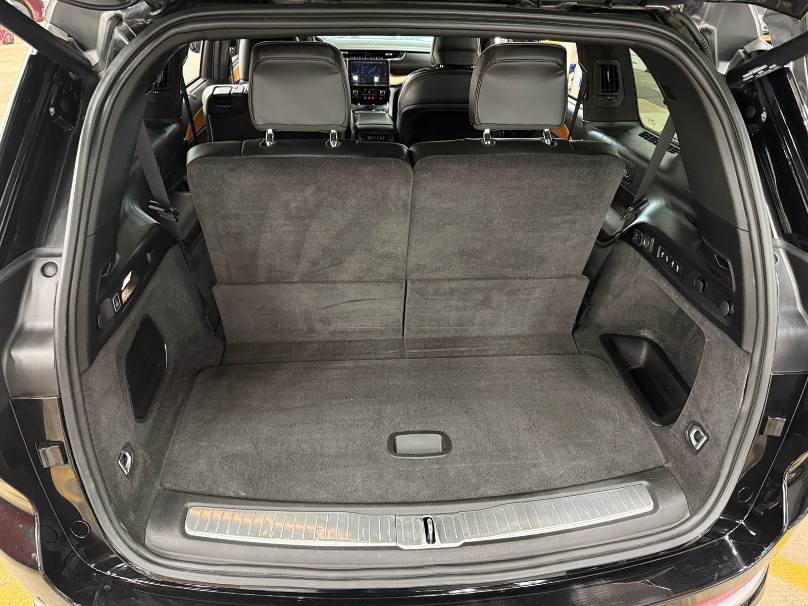 Thumbnail: 2021 Jeep Grand Cherokee L - 6