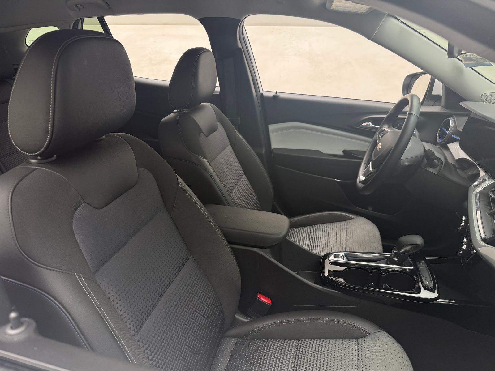 Thumbnail: 2025 Chevrolet Trax - 2