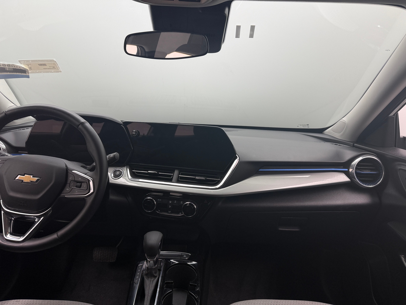 Thumbnail: 2025 Chevrolet Trax - 3