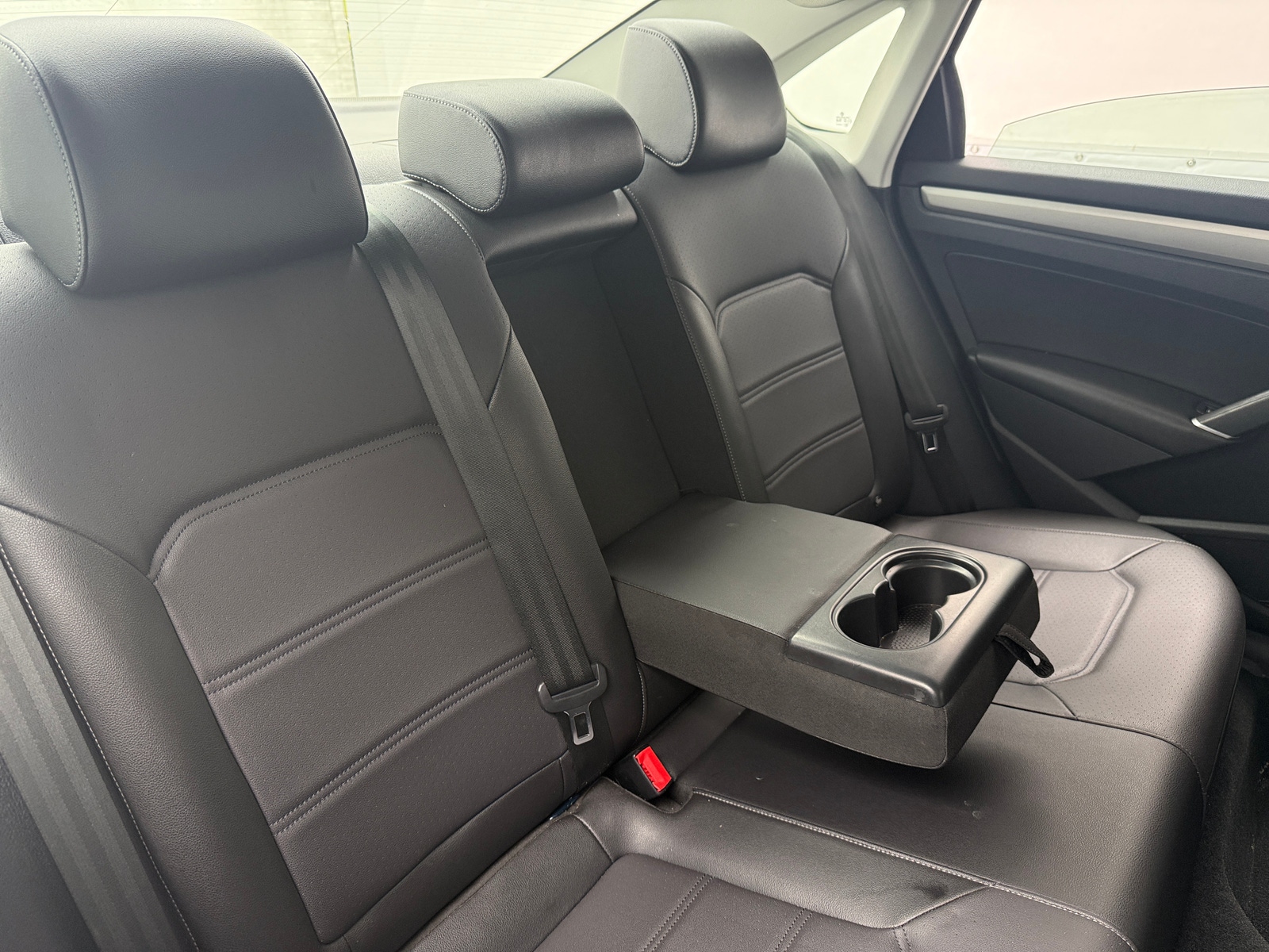 Thumbnail: 2022 Volkswagen Passat - 5