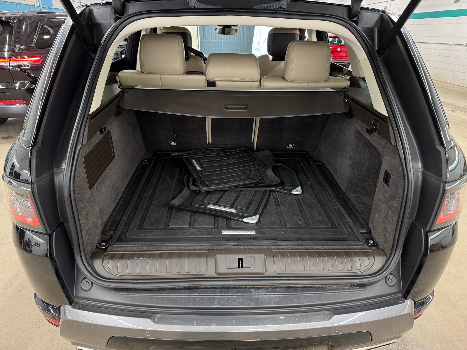 Thumbnail: 2019 Land Rover Range Rover Sport - 6