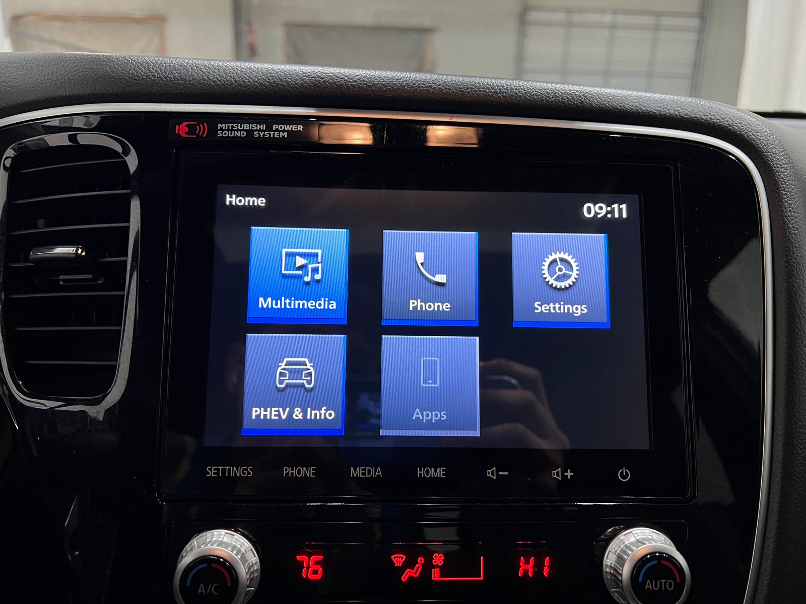 Thumbnail: 2022 Mitsubishi Outlander - 3