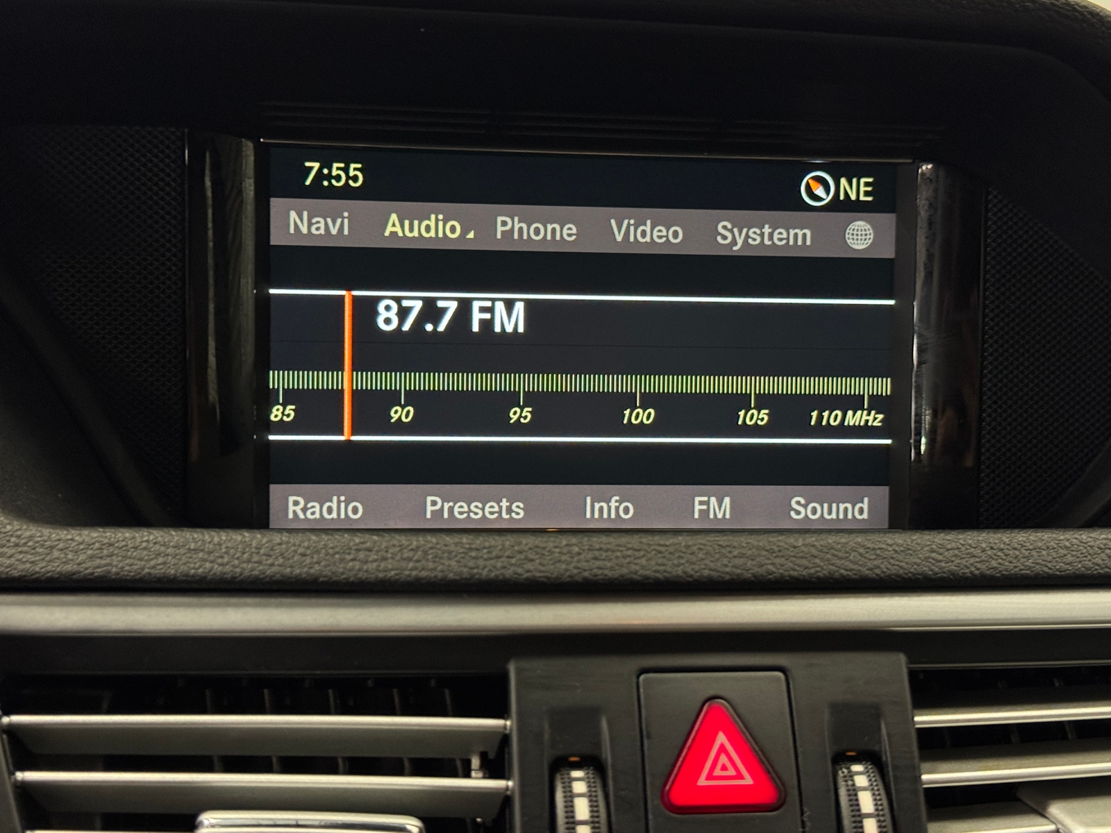 Thumbnail: 2012 Mercedes-Benz E-Class - 3