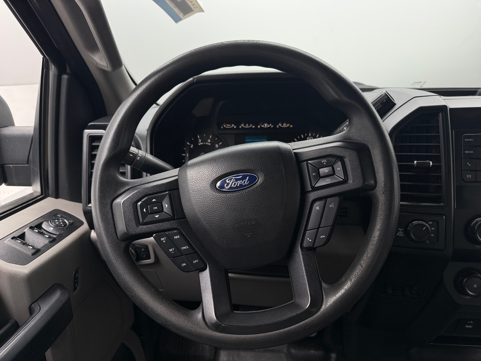 Thumbnail: 2020 Ford Econoline - 5