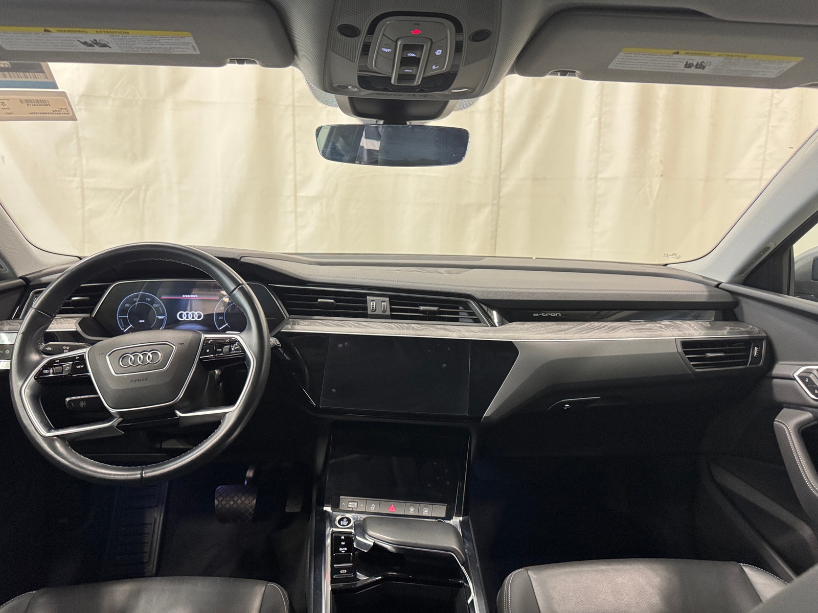 Thumbnail: 2021 Audi e-tron - 2