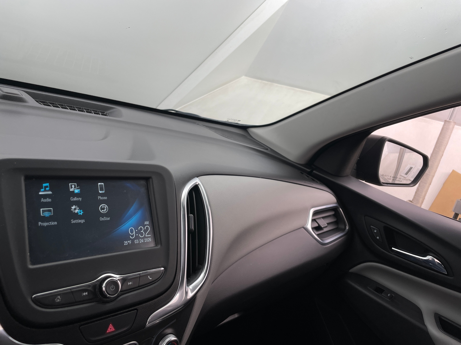 Thumbnail: 2018 Chevrolet Equinox - 4