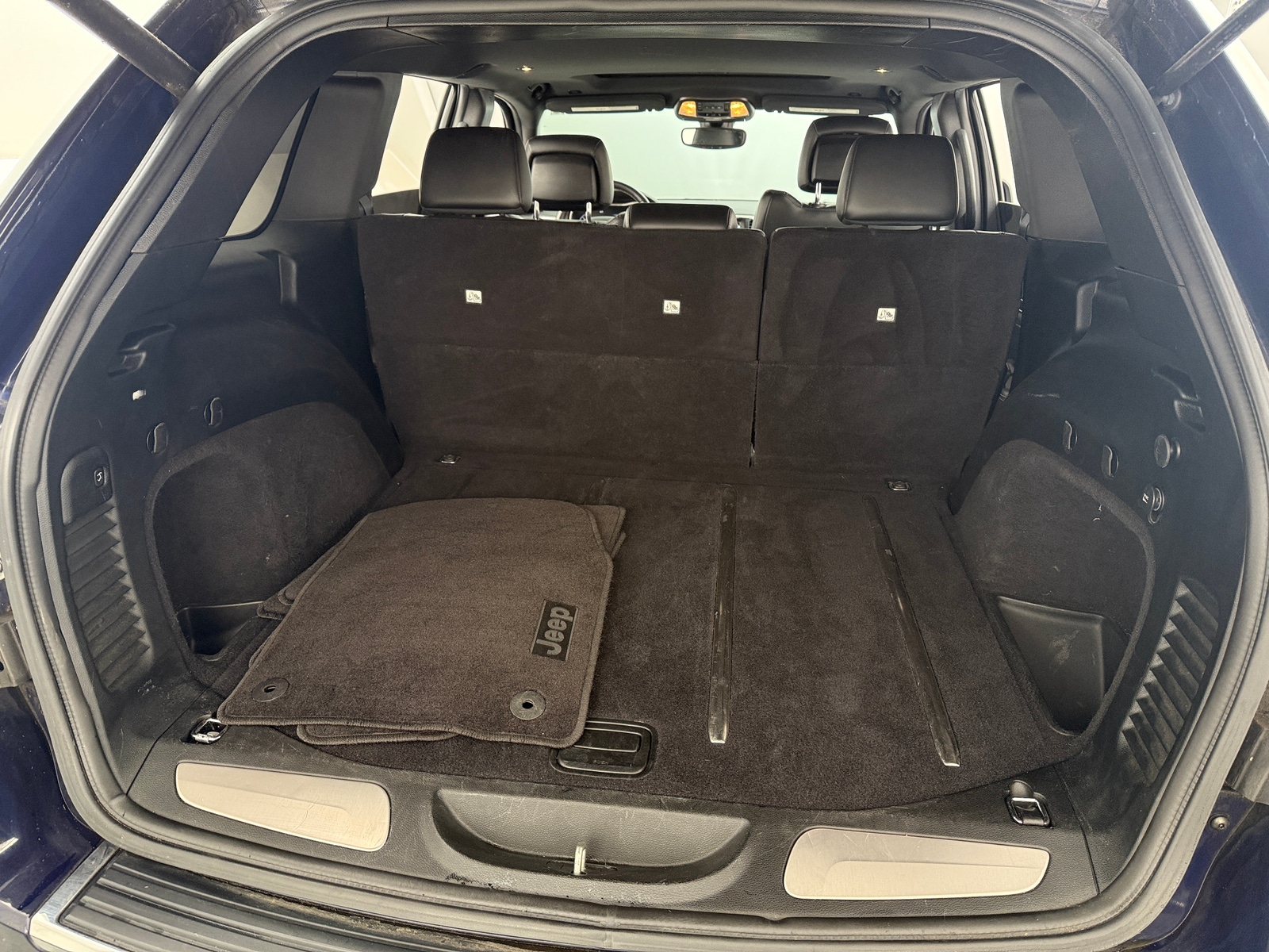 Thumbnail: 2017 Jeep Grand Cherokee - 6