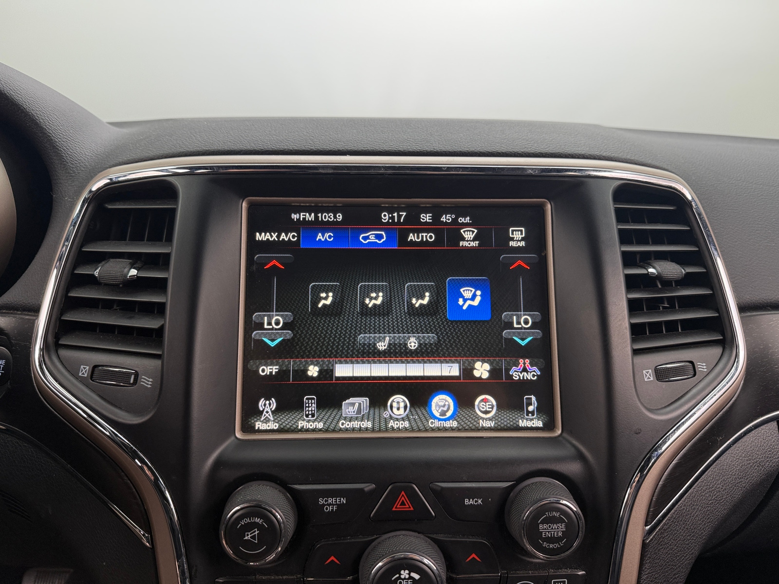 Thumbnail: 2017 Jeep Grand Cherokee - 3