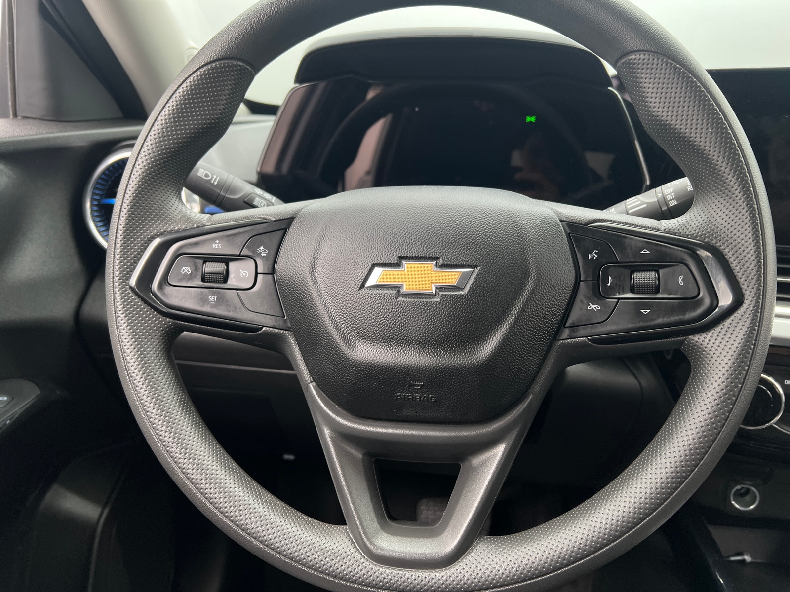 Thumbnail: 2025 Chevrolet Trax - 5