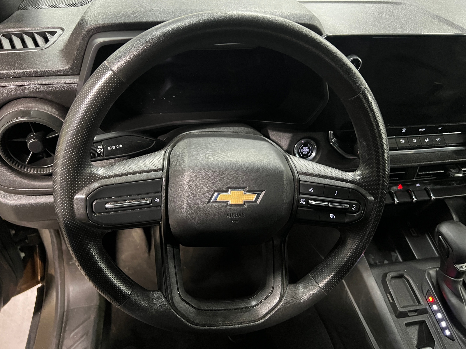 Thumbnail: 2023 Chevrolet Colorado - 5