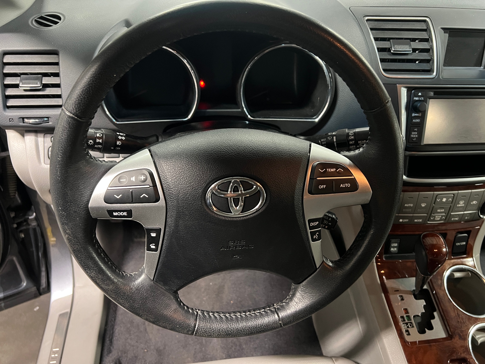 Thumbnail: 2013 Toyota Highlander - 4