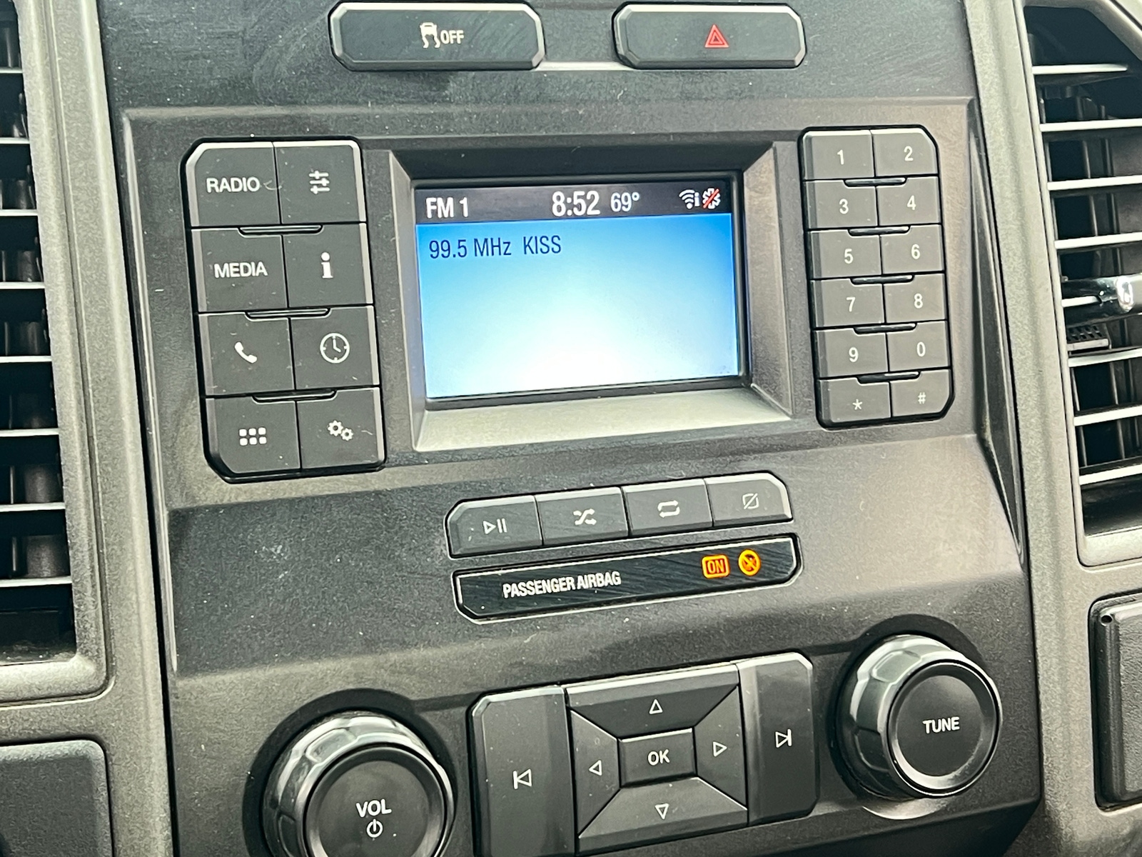 Thumbnail: 2020 Ford Econoline - 3