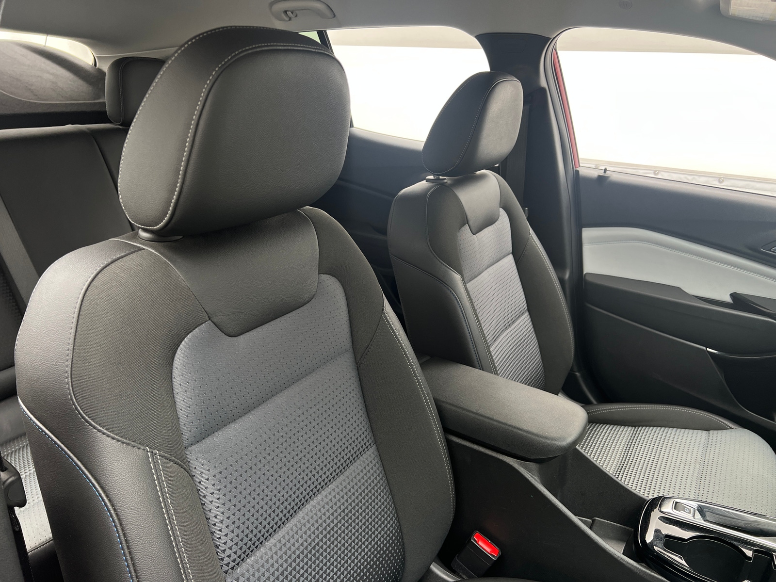 Thumbnail: 2025 Chevrolet Trax - 2