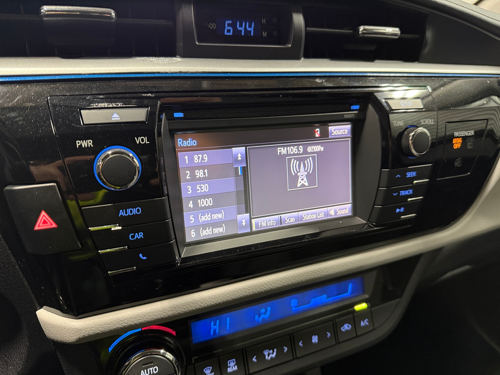 Thumbnail: 2016 Toyota Corolla - 4