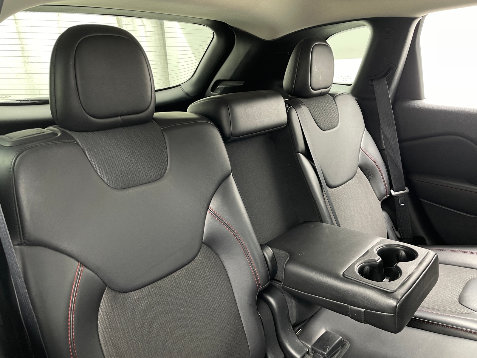 Thumbnail: 2018 Jeep Cherokee - 6