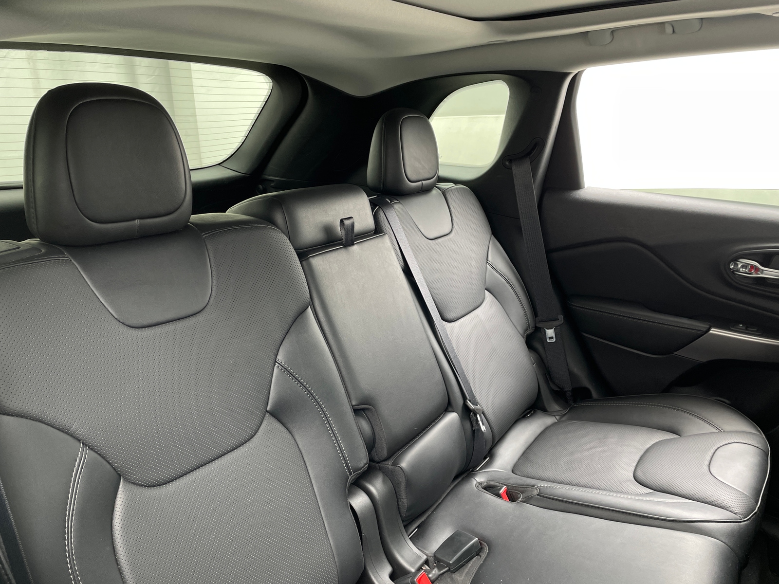 Thumbnail: 2022 Jeep Cherokee - 5