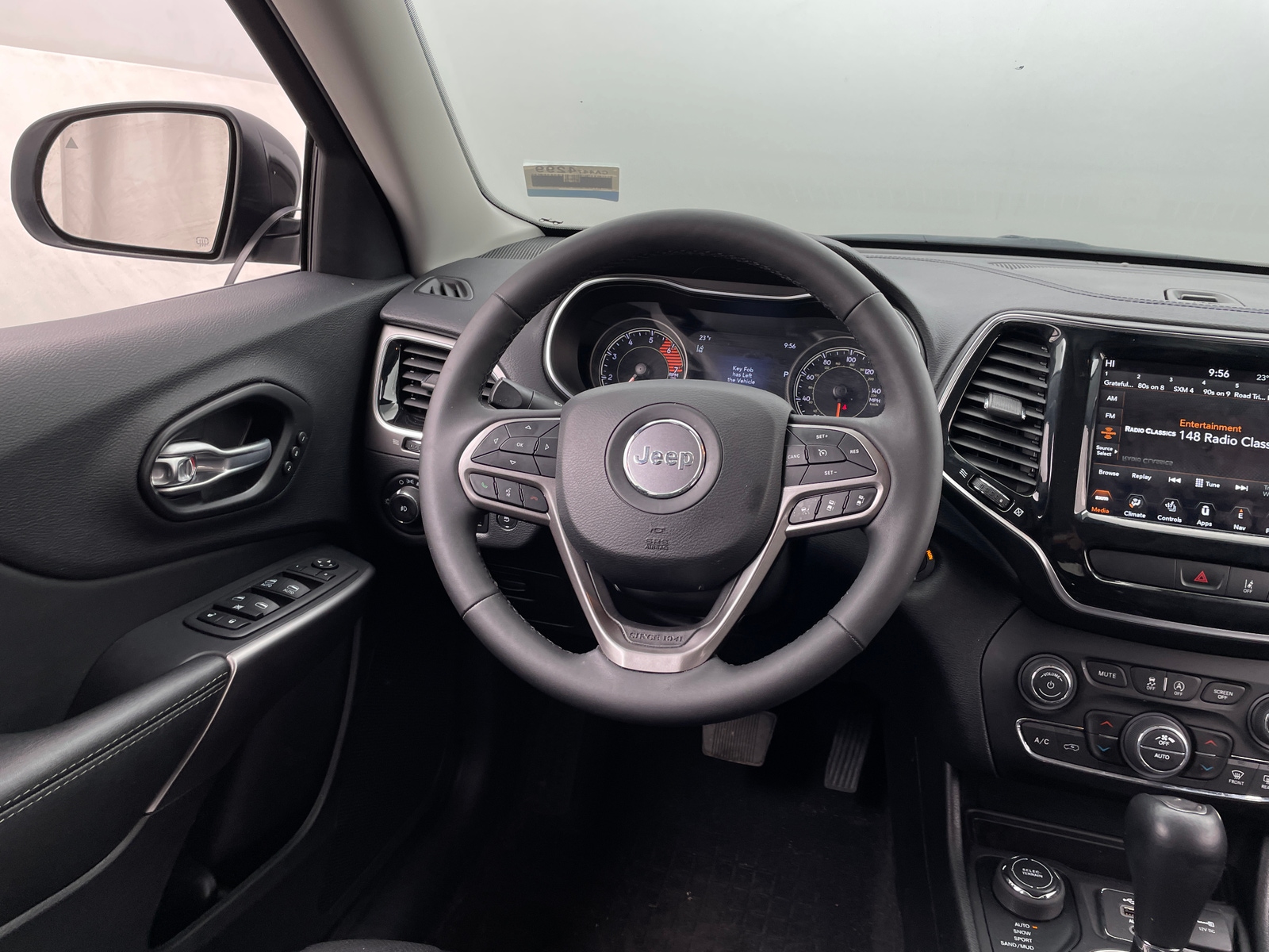 Thumbnail: 2022 Jeep Cherokee - 4