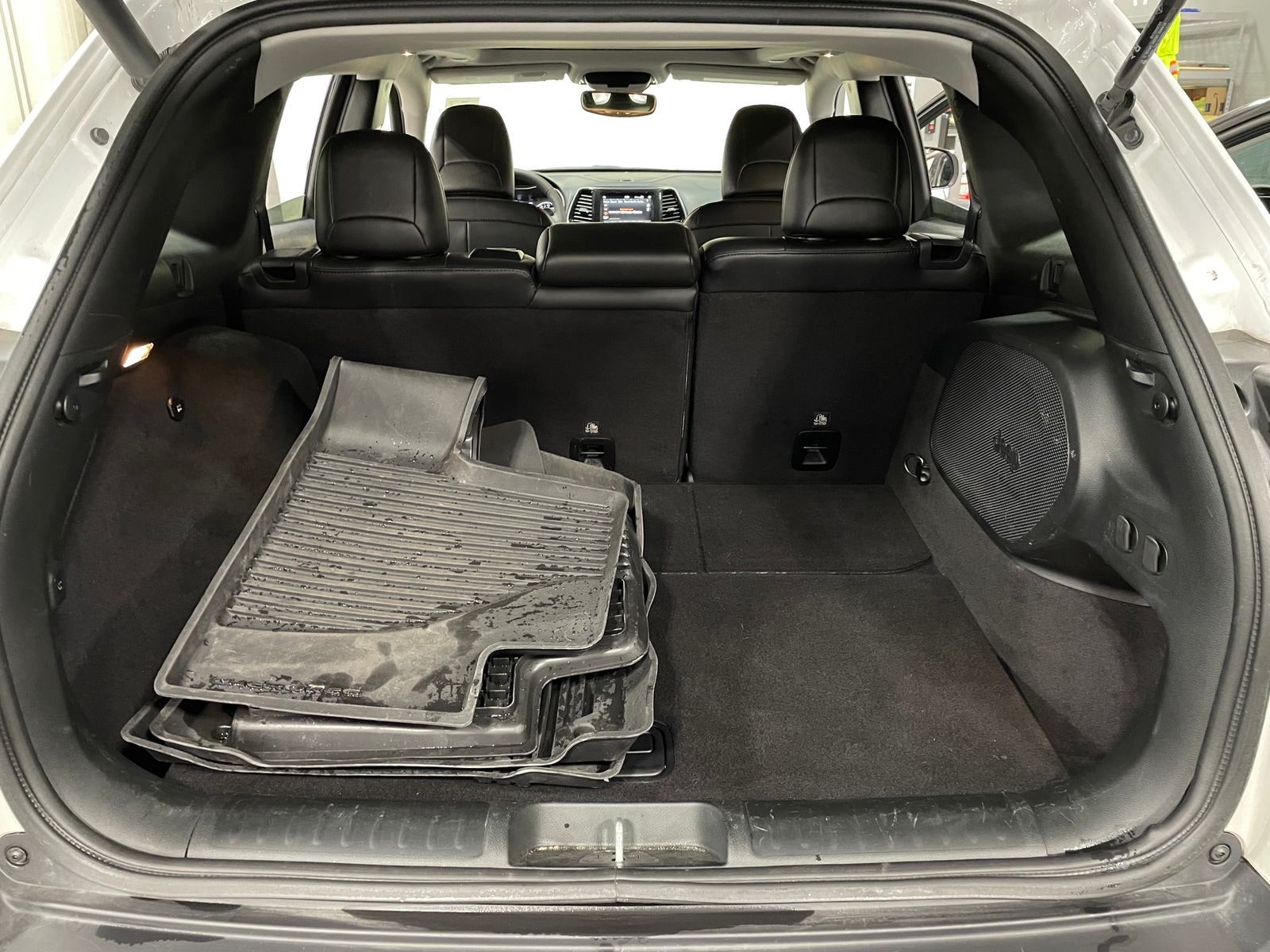 Thumbnail: 2022 Jeep Cherokee - 6