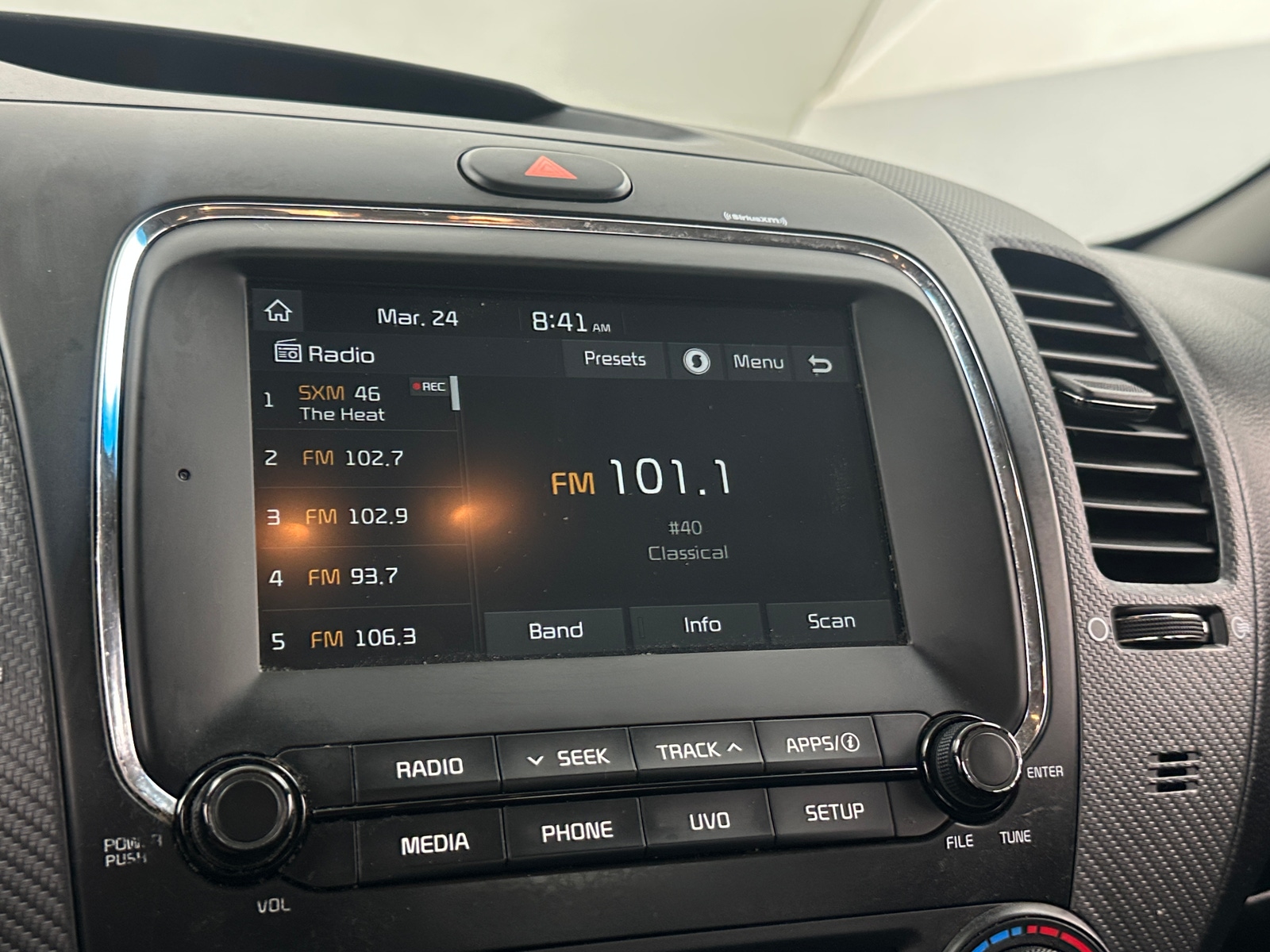 Thumbnail: 2018 Kia Forte - 3