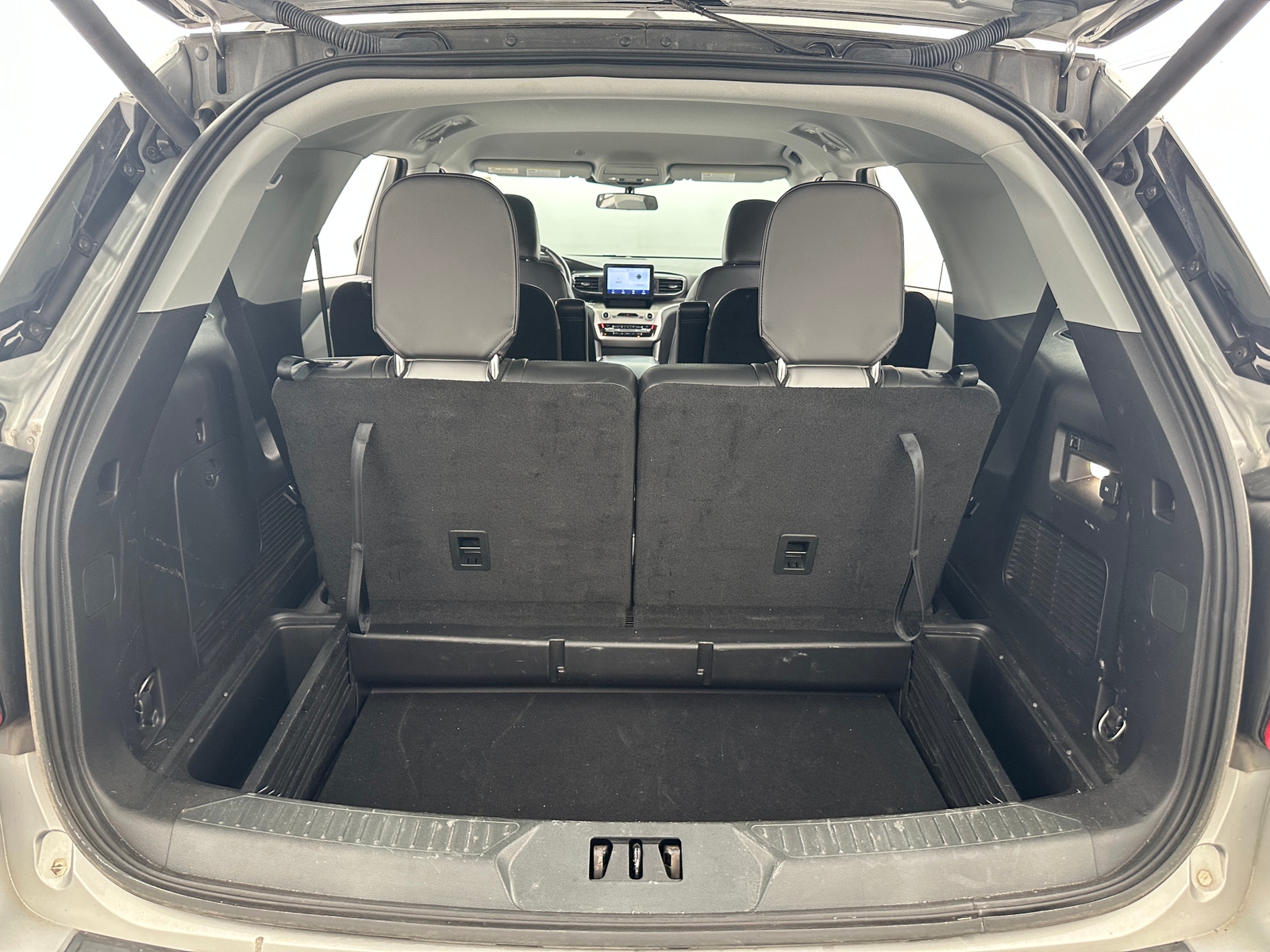 Thumbnail: 2021 Ford Explorer - 6