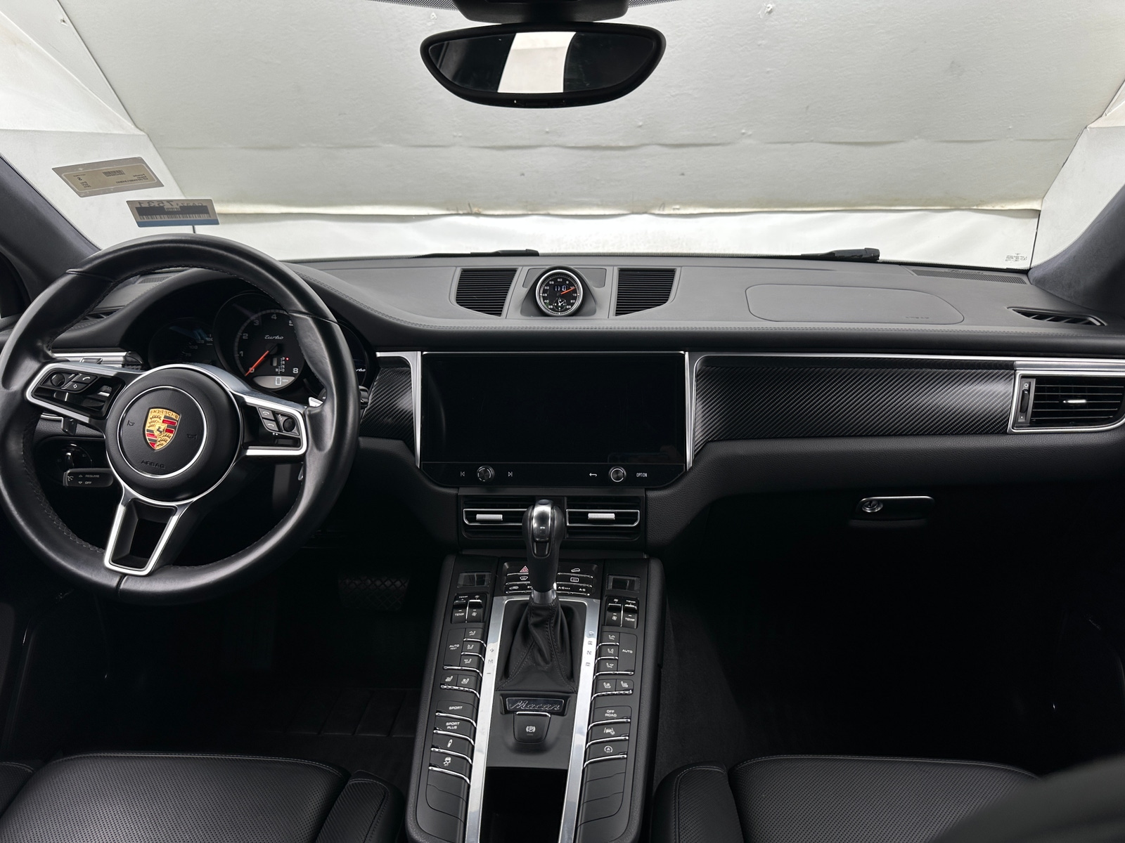 Thumbnail: 2015 Porsche Macan - 2