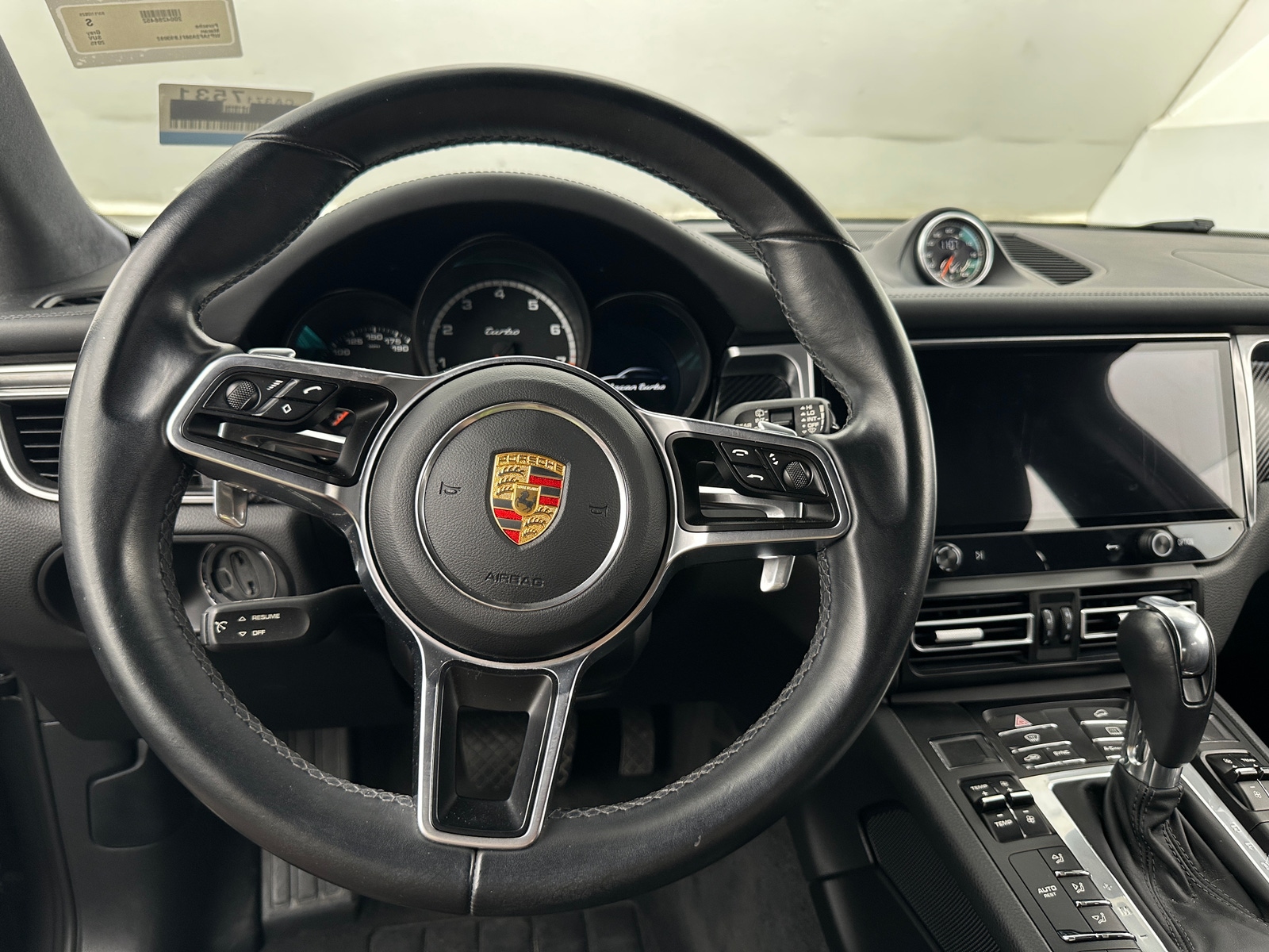 Thumbnail: 2015 Porsche Macan - 4