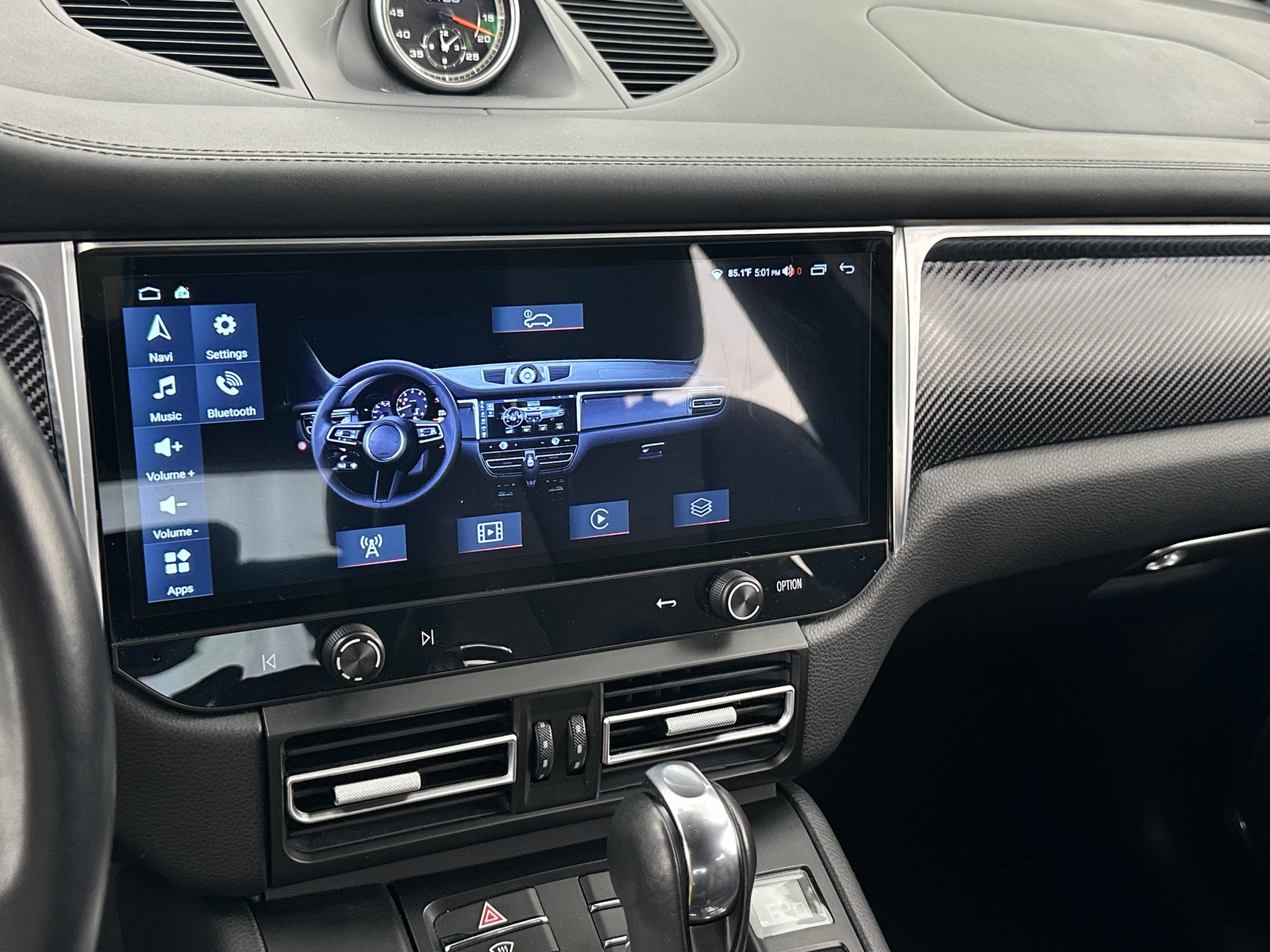 Thumbnail: 2015 Porsche Macan - 3