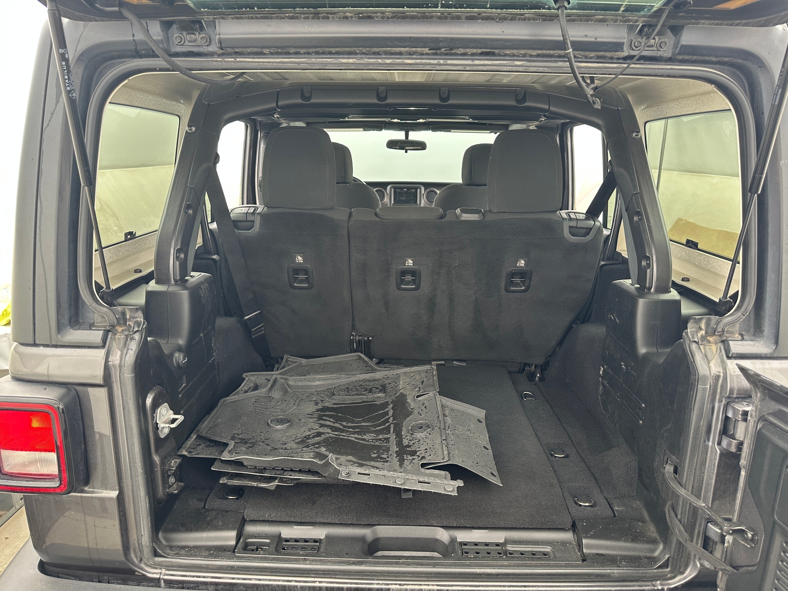 Thumbnail: 2022 Jeep Wrangler - 7