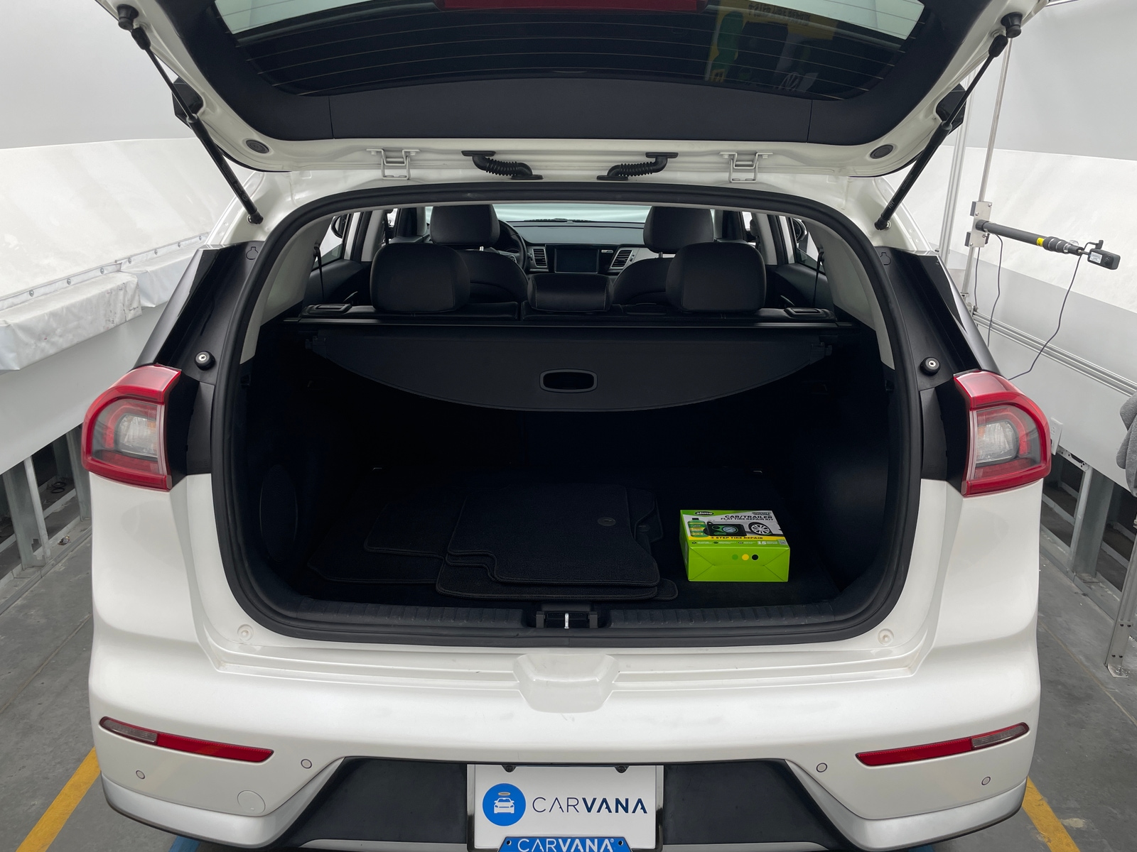 Thumbnail: 2017 Kia Niro - 6