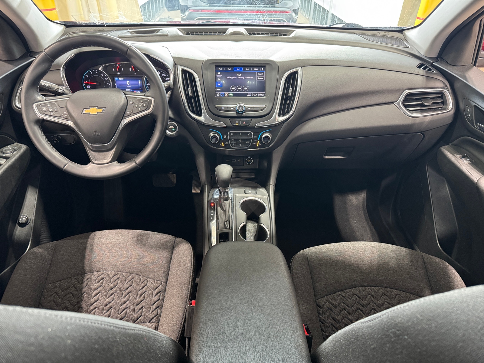 Thumbnail: 2023 Chevrolet Equinox - 3