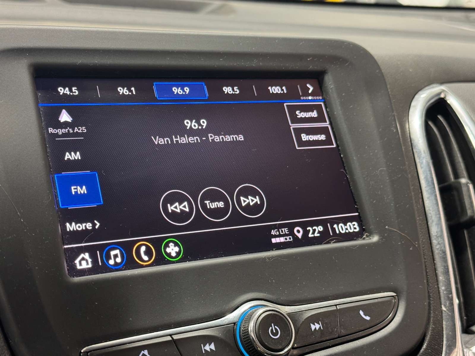 Thumbnail: 2023 Chevrolet Equinox - 4