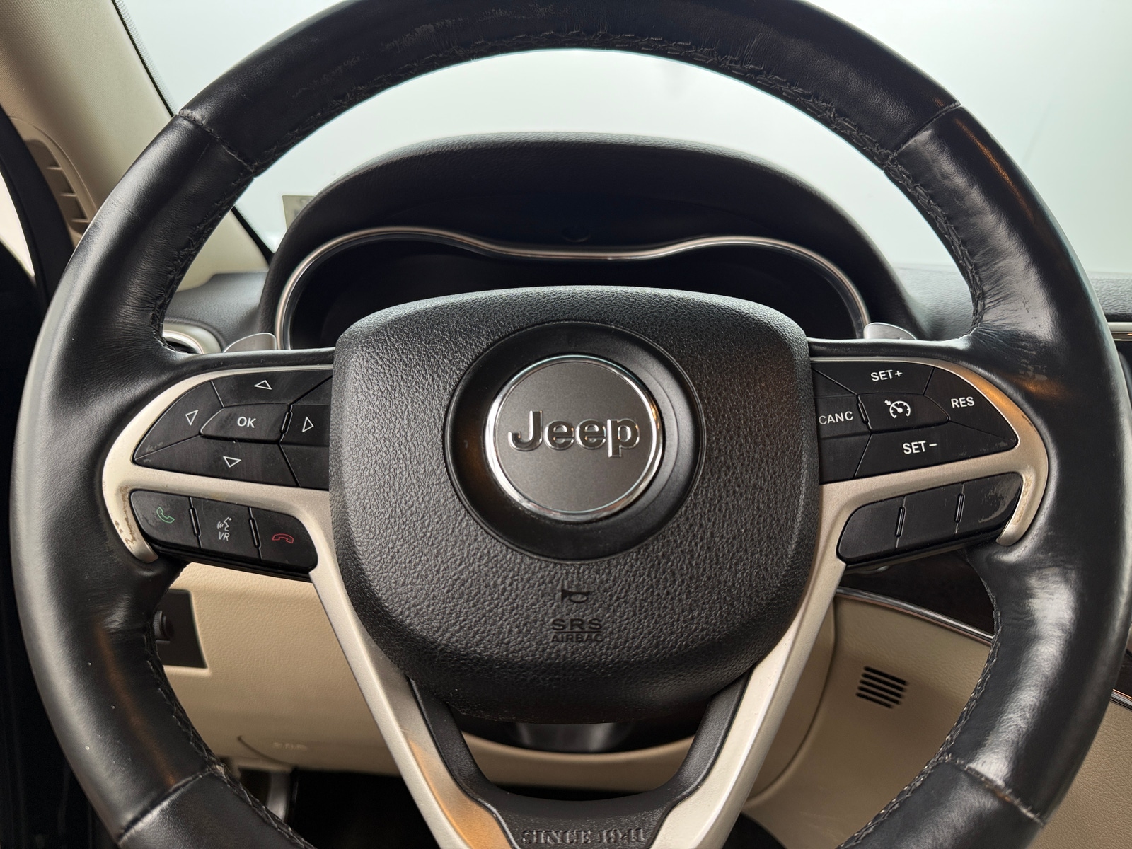 Thumbnail: 2015 Jeep Grand Cherokee - 4