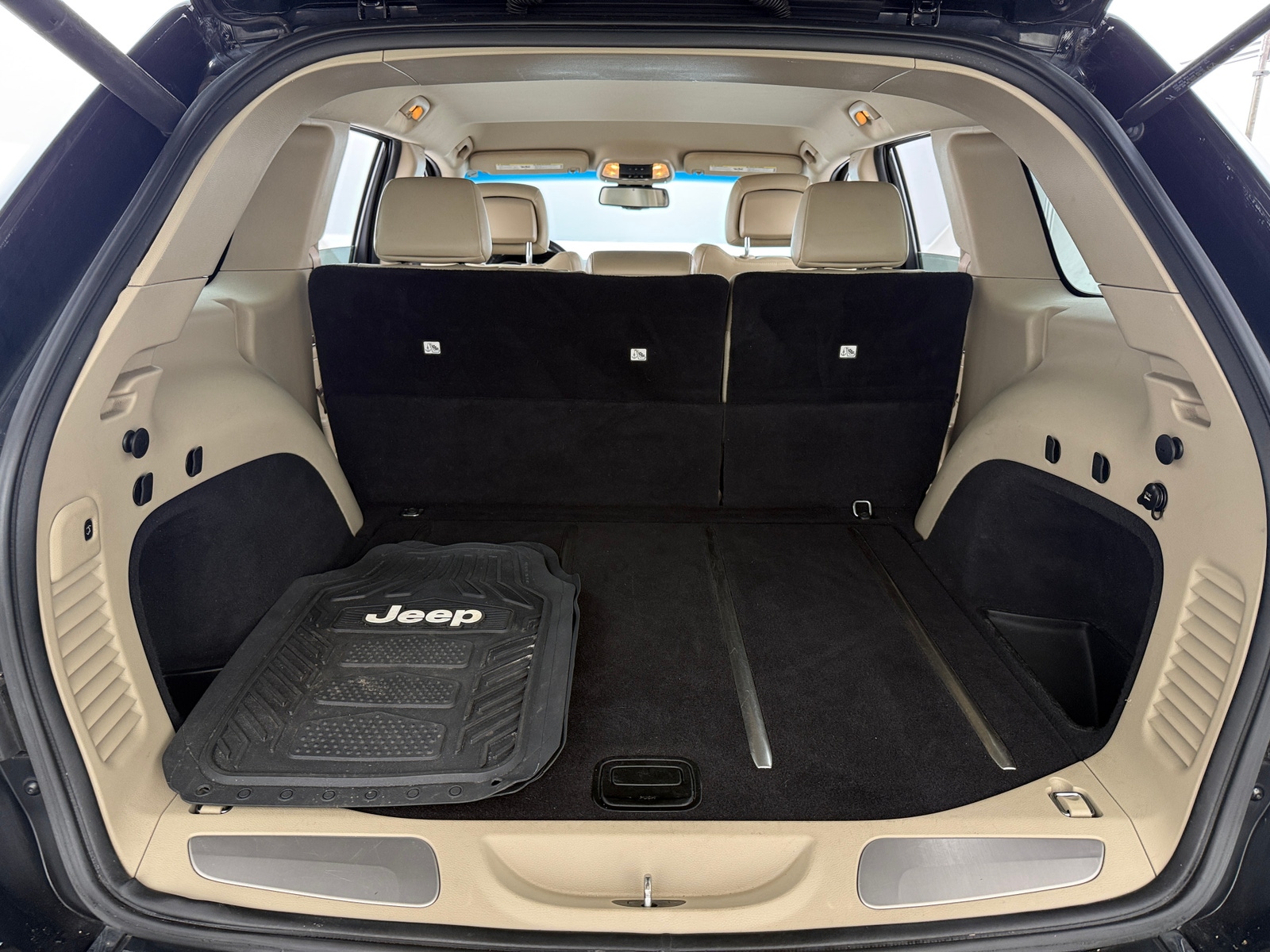 Thumbnail: 2015 Jeep Grand Cherokee - 6