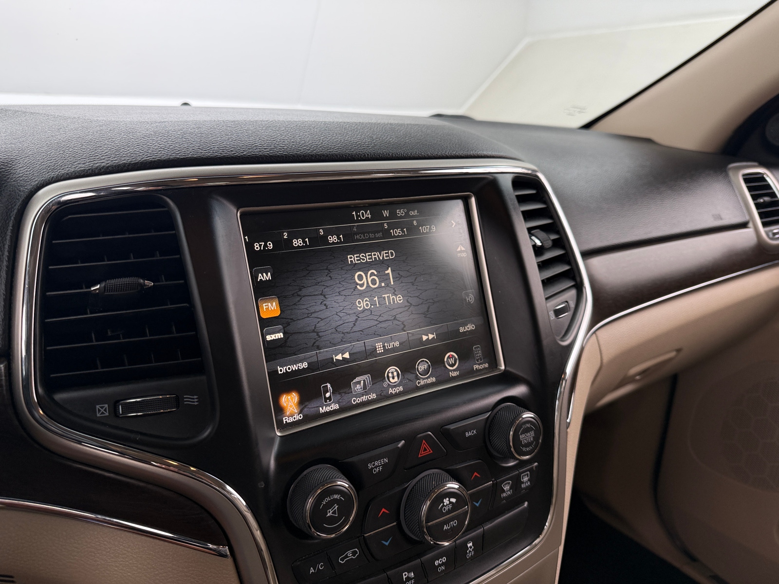 Thumbnail: 2015 Jeep Grand Cherokee - 3